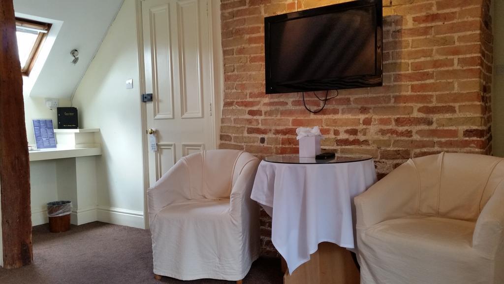 Limes Hotel Needham Market الغرفة الصورة